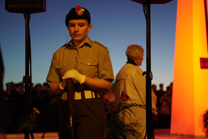 SunLive - Dawn services attended by thousands around Bay ...